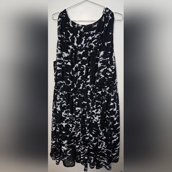H&M+ Black & White Print Sleeveless Dress - Size 24 - Picture 2 of 5